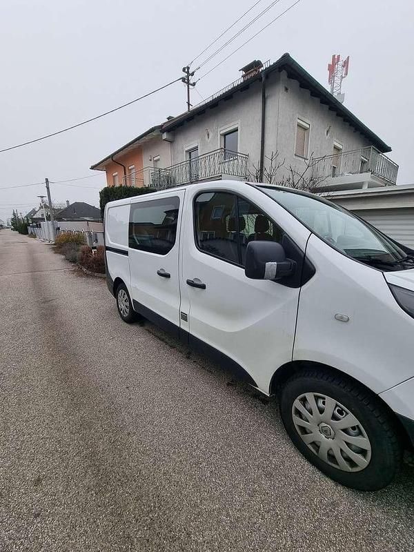 Gebraucht Renault Trafic 121 PS (88 kW) 2019 Weiß Van / Kleinbus