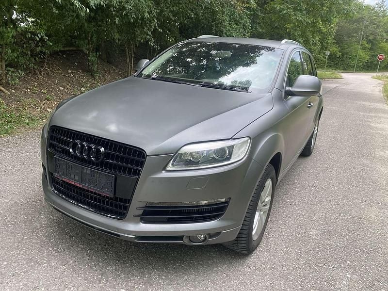 Grau Gebraucht 2007 Audi Q7 SUV | € 9.350 (Fairer Preis) - Bild 1/4