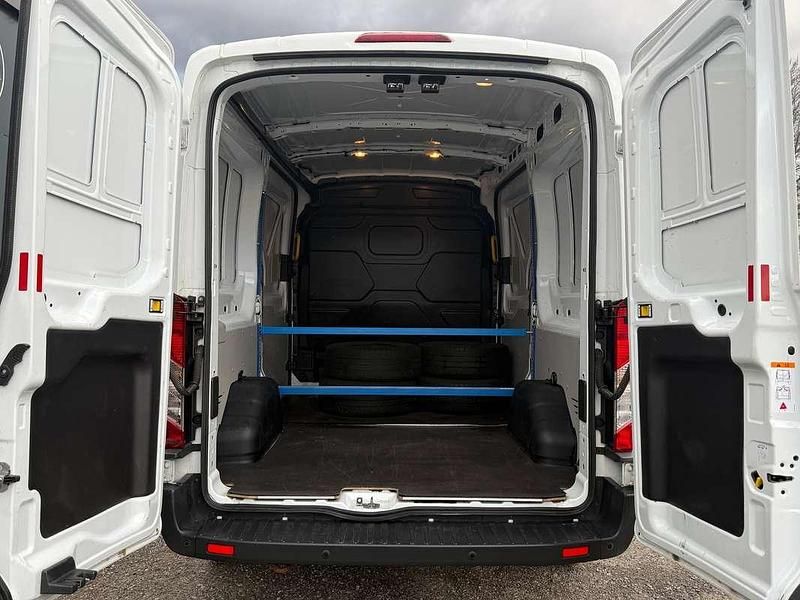 Gebraucht Ford Transit 131 PS (96 kW) 2019 Weiß Van