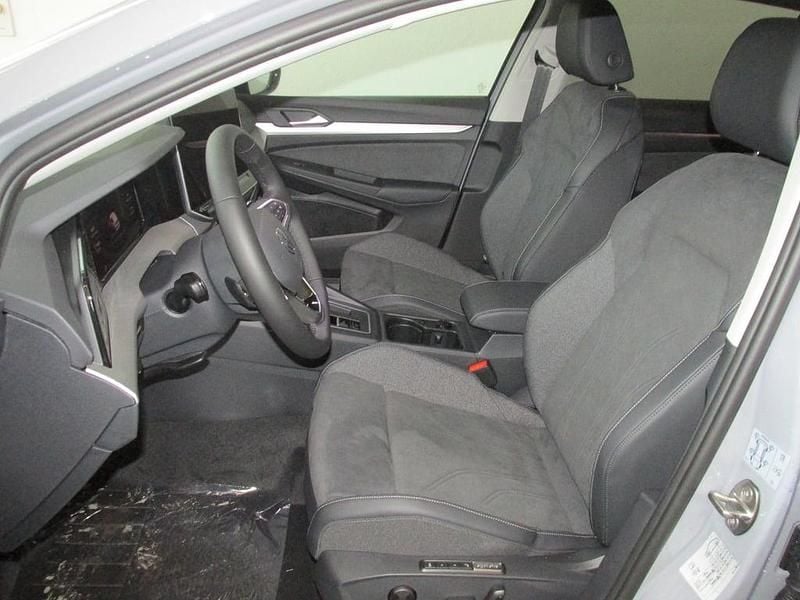 Neu VW Golf VIII 204 PS (150 kW) 2026 Mittelgrau  normal