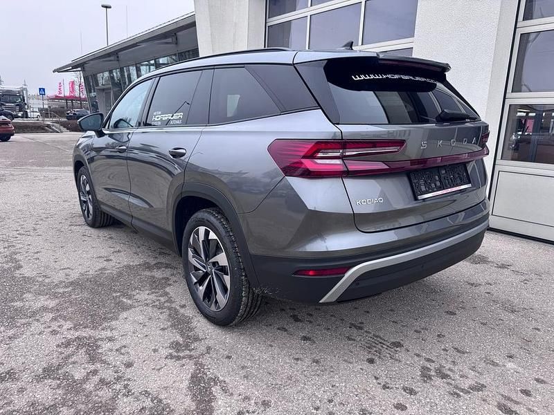 Neu Skoda Kodiaq Selection 150 PS (110 kW) 2026 Mittelgrau  metallic SUV