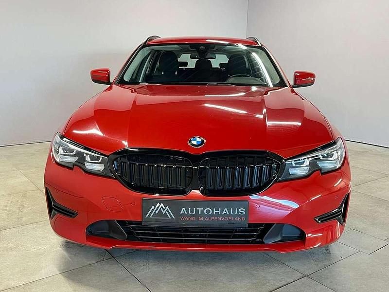 Gebraucht BMW 320e Sport Line 204 PS (150 kW) 2021 Rot Kombi