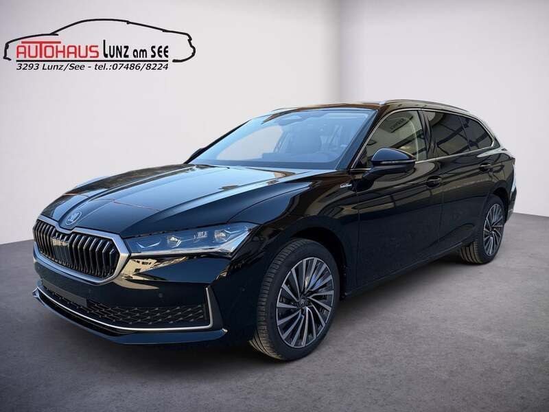Schwarz metallic Gebraucht 2025 Skoda Superb LAURIN & KLEMENT Kombi | € 62.000 - Bild 1/4