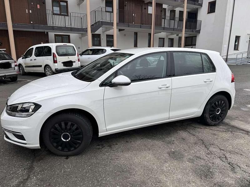 Gebraucht VW Golf Comfortline 110 PS (80 kW) 2018 Weiß Limousine
