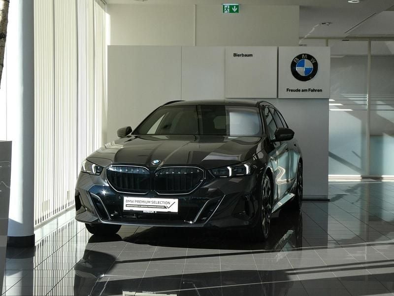 Gebraucht BMW 540 Comfort Edition 286 PS (210 kW) 2025 Grau Kombi