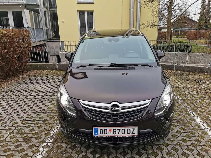 Gebraucht 2013 Opel Zafira Tourer OPC Van / Kleinbus | € 8.500 - Bild 1/4