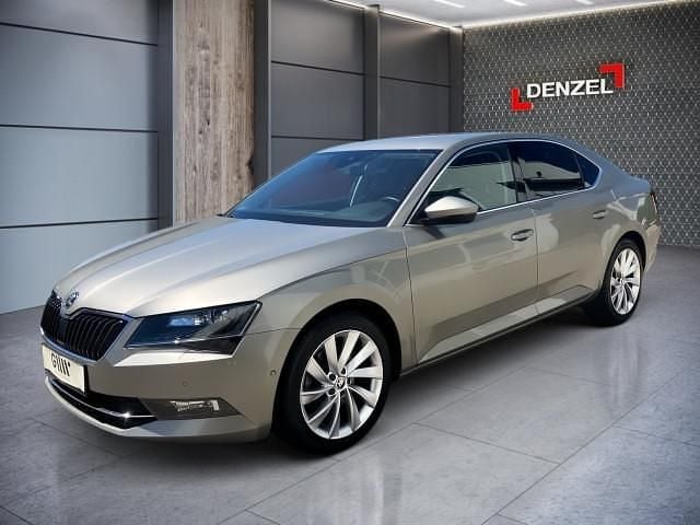 Silber Gebraucht 2017 Skoda Superb Limousine | € 23.400 (Guter Preis) - Bild 1/4