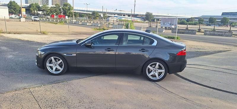 Gebraucht Jaguar XE Prestige 163 PS (119 kW) 2017 Limousine