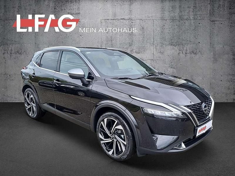 Gebraucht Nissan Qashqai Tekna+ 158 PS (116 kW) 2023 Schwarz black metallic / dark grey  metallic SUV