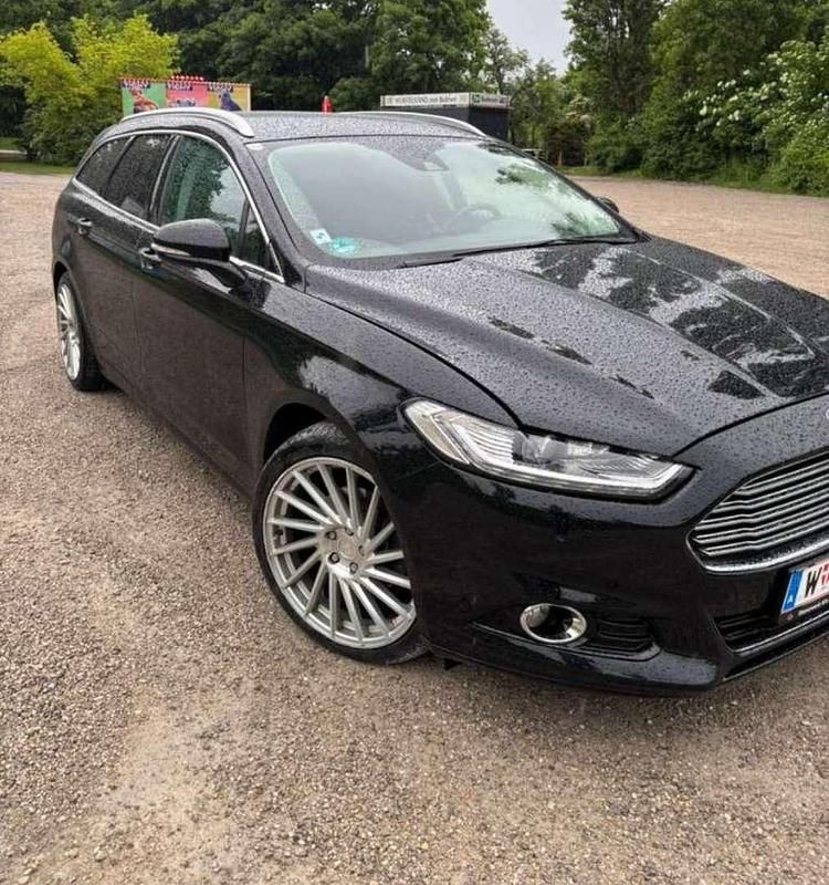 Schwarz Gebraucht 2015 Ford Mondeo Trend Kombi | € 13.990 (Etwas zu teuer) - Bild 1/2