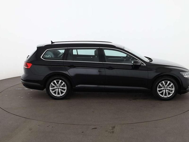 Gebraucht VW Passat Business 122 PS (89 kW) 2022 Schwarz Kombi