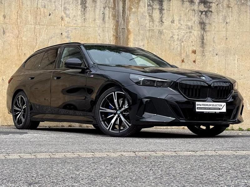 Gebraucht BMW 520 Shadowline 197 PS (144 kW) 2025 Schwarz Kombi