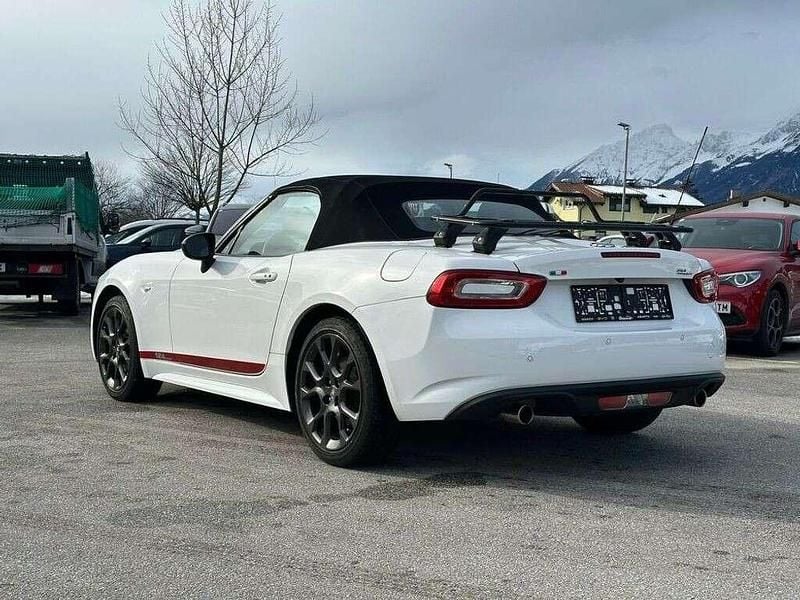 Gebraucht Fiat 124 Spider Lusso 140 PS (102 kW) 2018 Weiß Cabrio