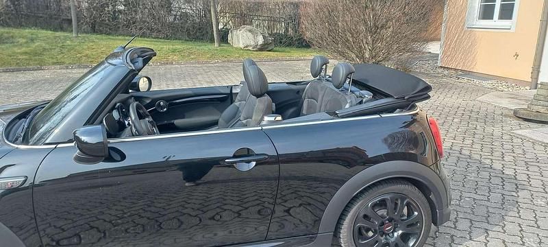 Gebraucht Mini Cooper S Cabriolet 178 PS (130 kW) 2022 Schwarz Cabrio