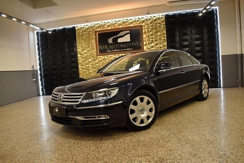 Gebraucht VW Phaeton 239 PS (175 kW) 2013 Blau Limousine