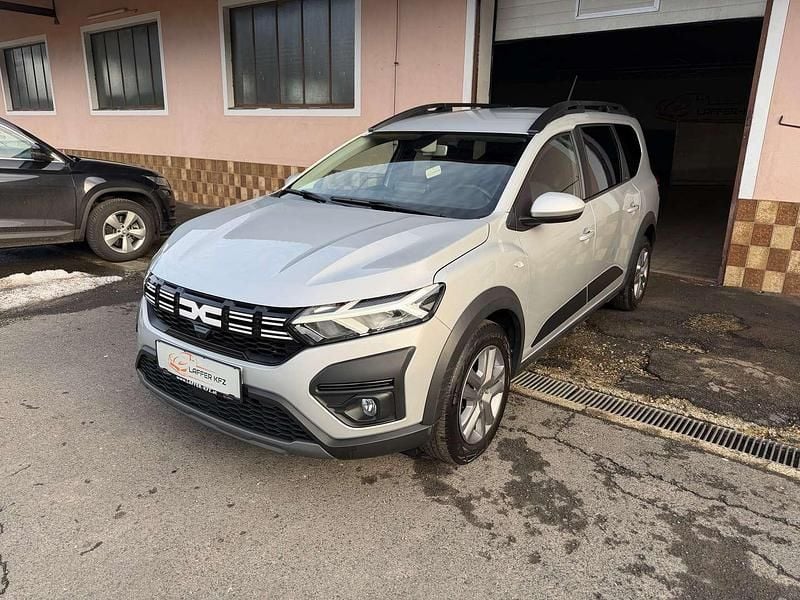 Silber Gebraucht 2023 Dacia Jogger Expression Van / Kleinbus | € 16.990 (Fairer Preis) - Bild 1/3