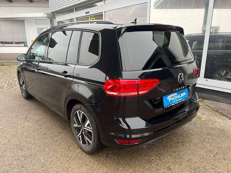 Gebraucht VW Touran Comfortline 150 PS (110 kW) 2022 Schwarz Van / Kleinbus