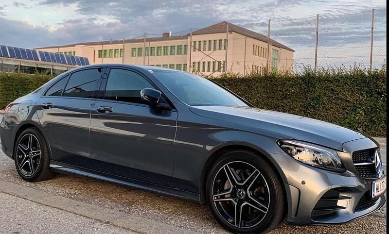 Gebraucht Mercedes C200 AMG line 160 PS (117 kW) 2019 Grau Limousine