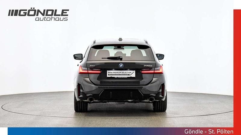 Gebraucht BMW 330e 184 PS (135 kW) 2025 Grau Kombi
