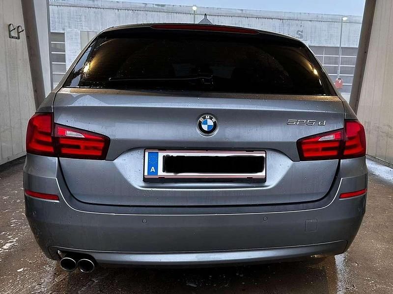 Gebraucht BMW 525 204 PS (150 kW) 2011 Grau Kombi