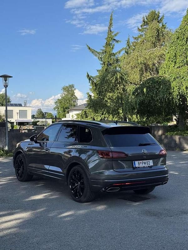 Gebraucht VW Touareg R 340 PS (250 kW) 2021 SUV