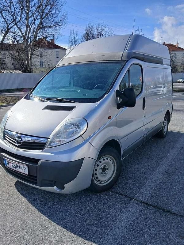 Gebraucht Opel Vivaro 114 PS (83 kW) 2011 Grau Van / Kleinbus