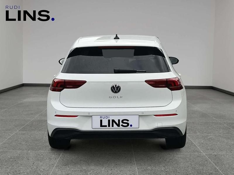 Neu VW Golf VIII 116 PS (85 kW) 2025 Weiss  normal Limousine