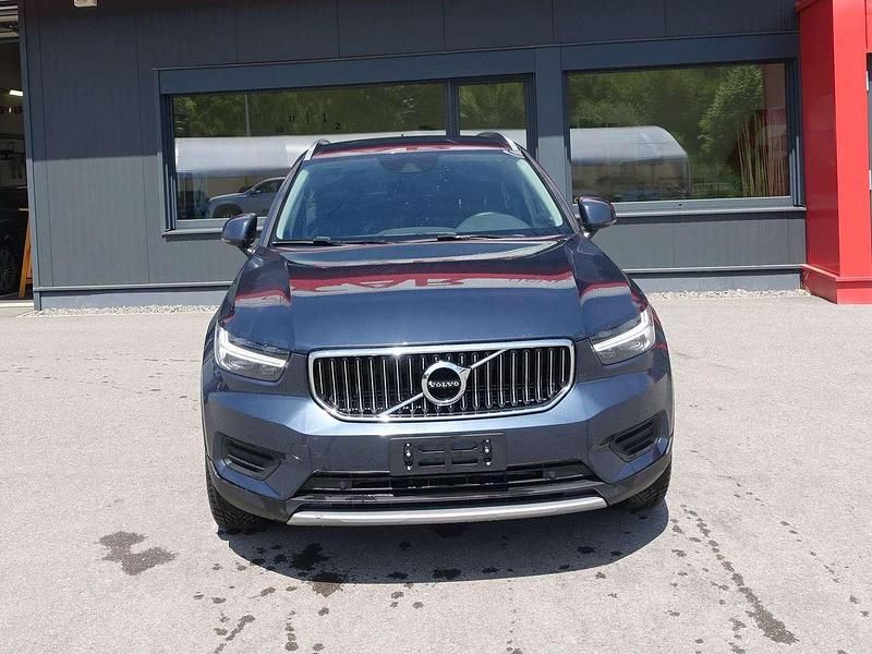 Blau Gebraucht 2022 Volvo XC40 Inscription SUV | € 23.990 (Fairer Preis) - Bild 1/4