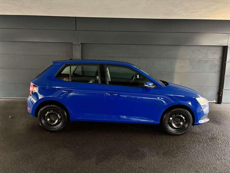 Gebraucht Skoda Fabia Active 60 PS (44 kW) 2019 Blau Kleinwagen