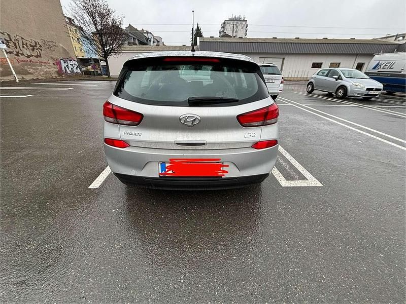 Gebraucht Hyundai i30 99 PS (72 kW) 2019 Limousine
