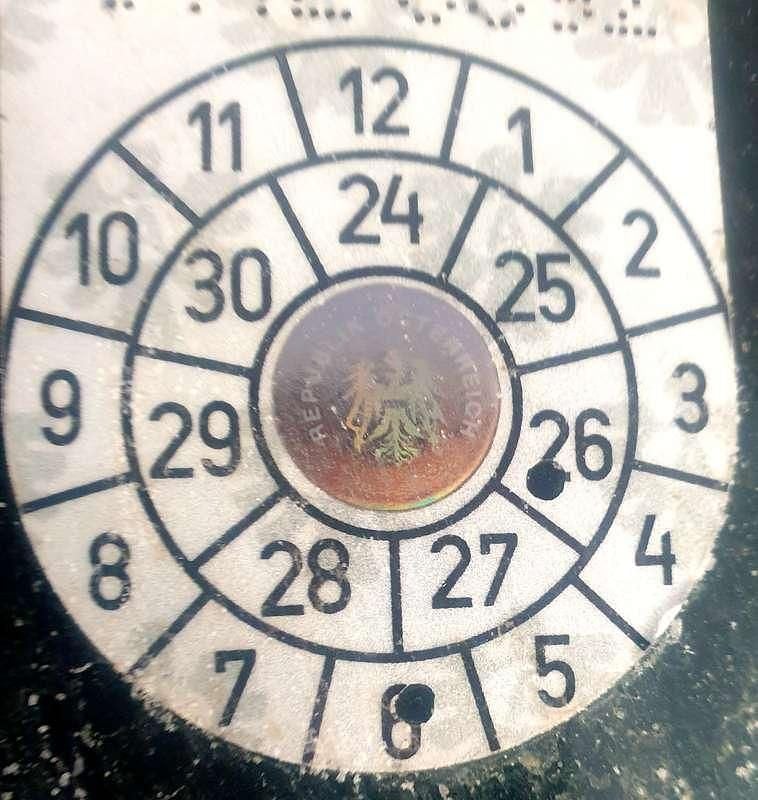 Gebraucht Toyota Yaris Hybrid Elegant 92 PS (67 kW) 2023 Schwarz Limousine