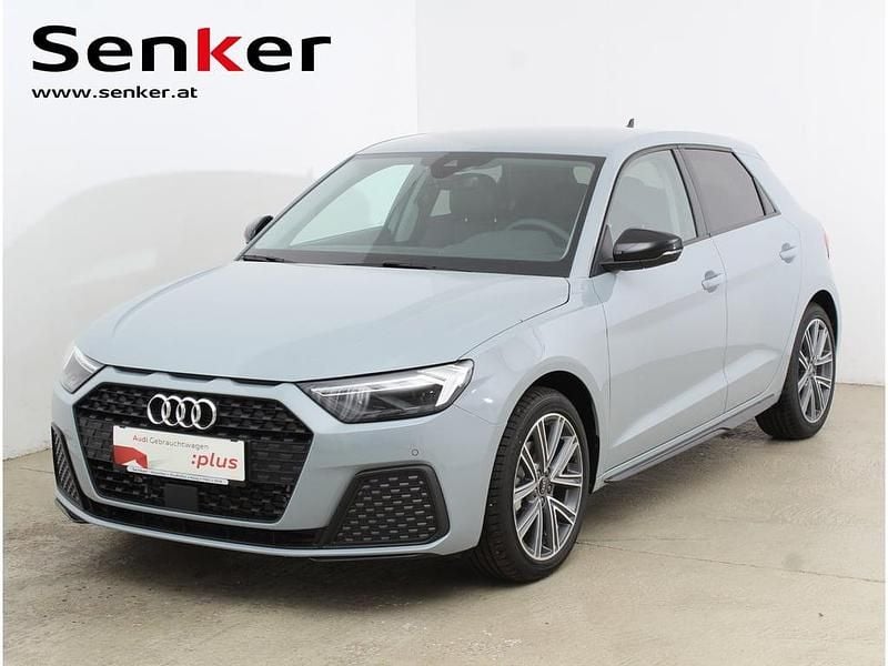 Mittelgrau metallicperleffekt Neu 2025 Audi A1 Sportback Kleinwagen | € 29.990 (Fairer Preis) - Bild 1/4
