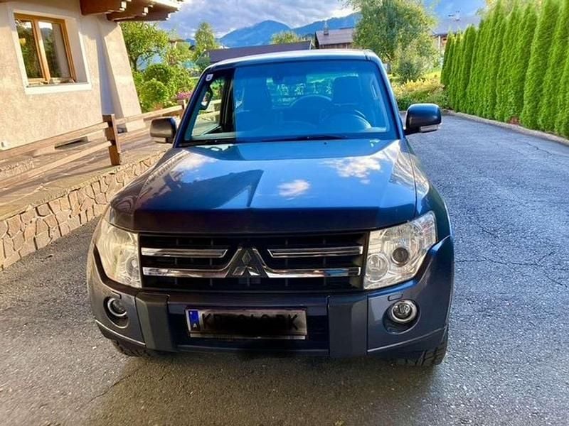 Blau Gebraucht 2010 Mitsubishi Pajero Intense SUV | € 12.800 - Bild 1/4