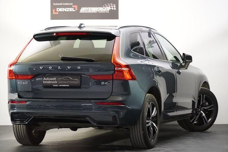 Gebraucht Volvo XC60 Plus 197 PS (144 kW) 2022 Blau SUV
