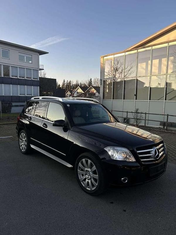 Schwarz Gebraucht 2008 Mercedes GLK320 SUV | € 9.000 (Superpreis) - Bild 1/4