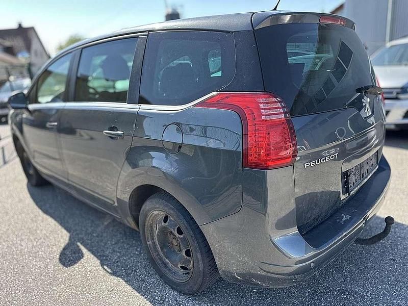 Gebraucht Peugeot 5008 109 PS (80 kW) 2010 Grau Van / Kleinbus