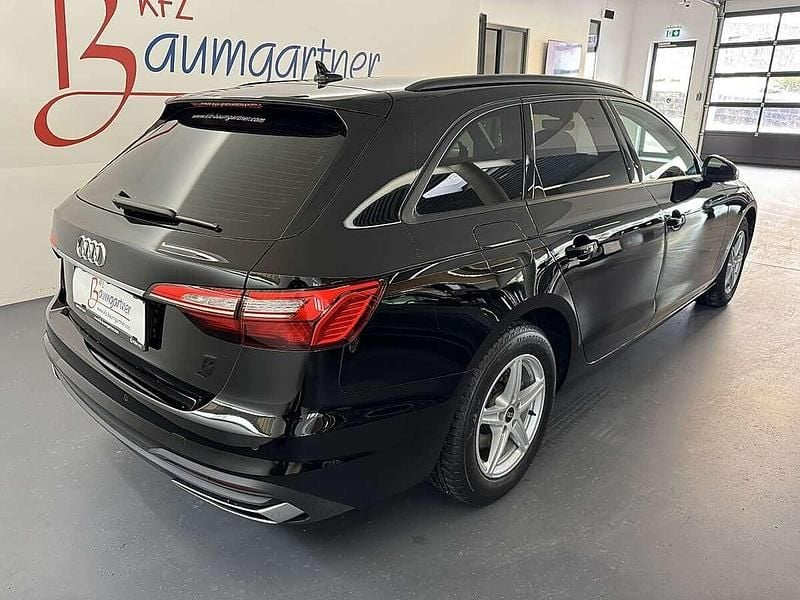Gebraucht Audi A4 163 PS (119 kW) 2023 Schwarz Kombi