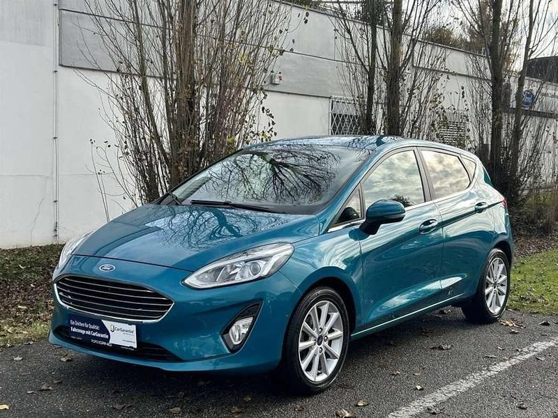 Blau Gebraucht 2018 Ford Fiesta Titanium Limousine | € 8.790 (Etwas zu teuer) - Bild 1/4