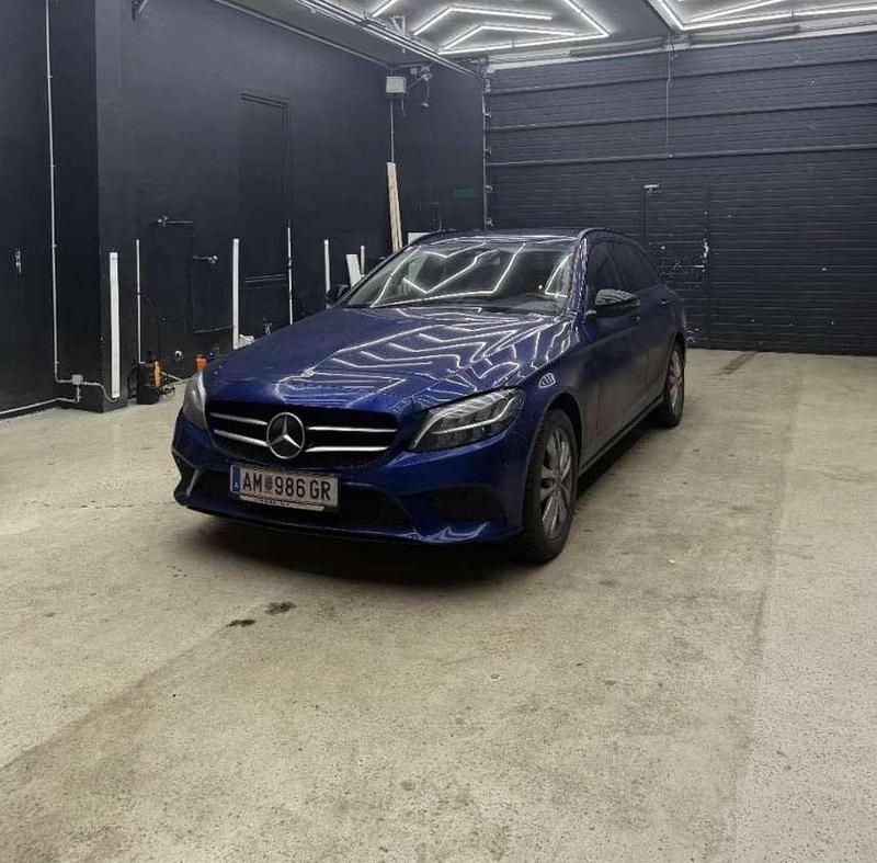 Gebraucht Mercedes C220 194 PS (142 kW) 2019 Blau Kombi