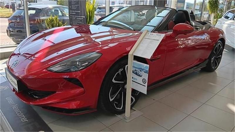 Neu 2025 MG Cyberster Cabrio | € 69.770 (Etwas zu teuer) - Bild 1/4