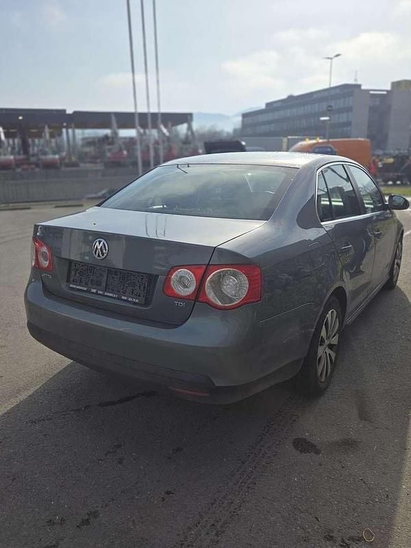 Gebraucht VW Jetta 105 PS (77 kW) 2008 Limousine