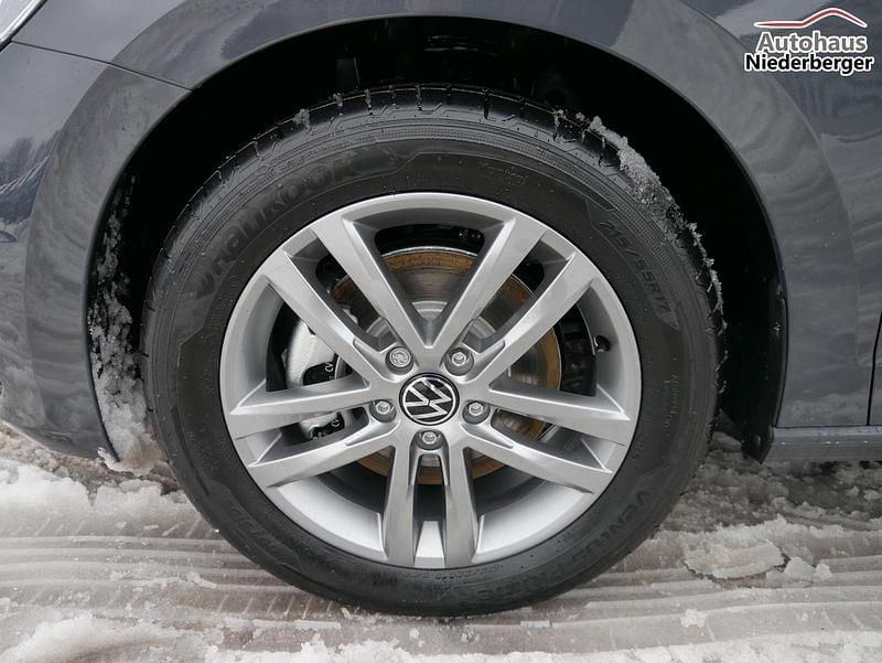 Neu VW Touran Comfortline 150 PS (110 kW) 2026 Van / Kleinbus