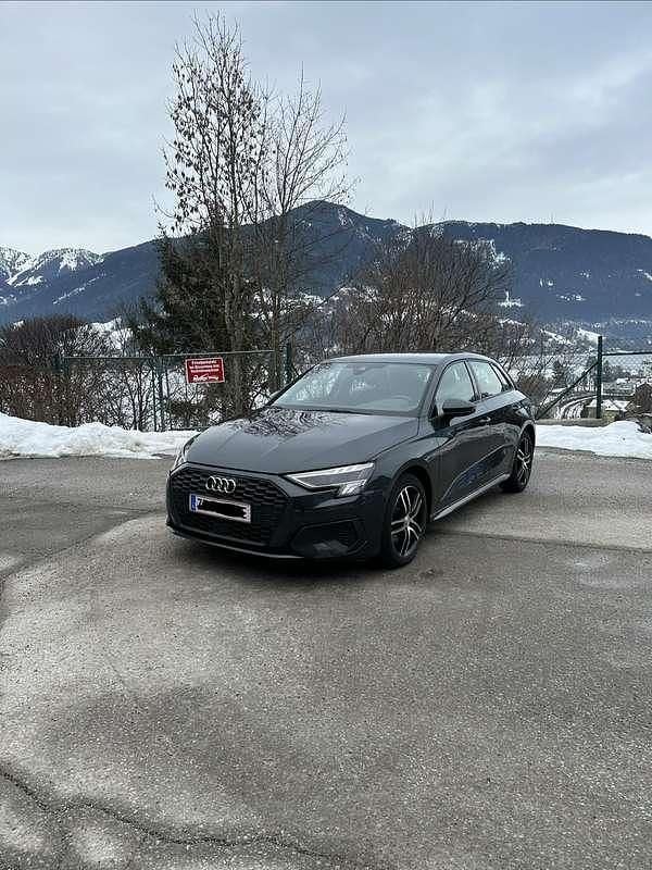 Gebraucht Audi A3 110 PS (80 kW) 2021 Grau Limousine