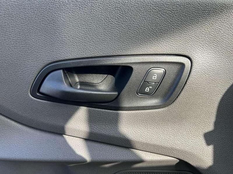 Gebraucht Ford Transit 105 PS (77 kW) 2022 Weiß Van