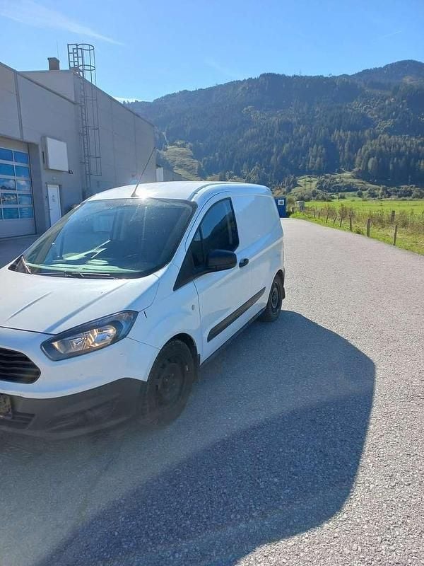 Gebraucht Ford Tourneo Trend 75 PS (55 kW) 2015 Van