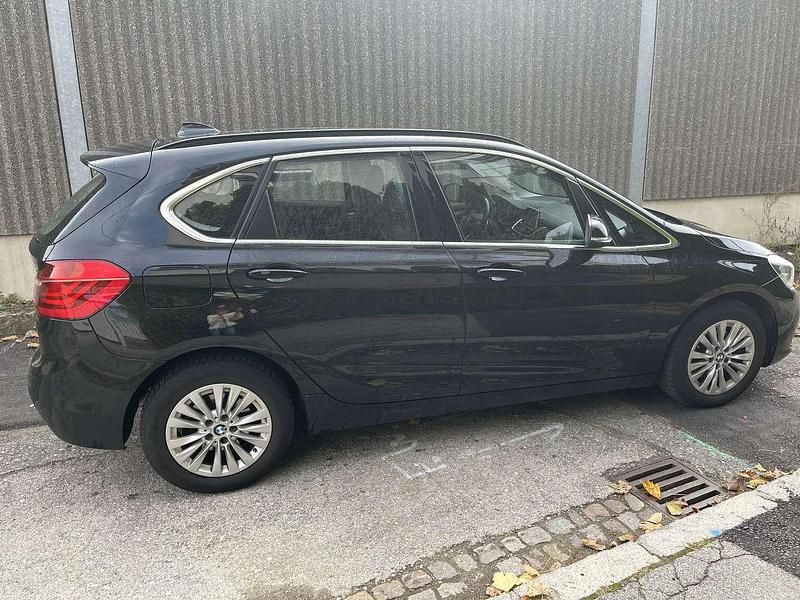Gebraucht BMW 218 Active Tourer Luxury Line 150 PS (110 kW) 2015 Van / Kleinbus