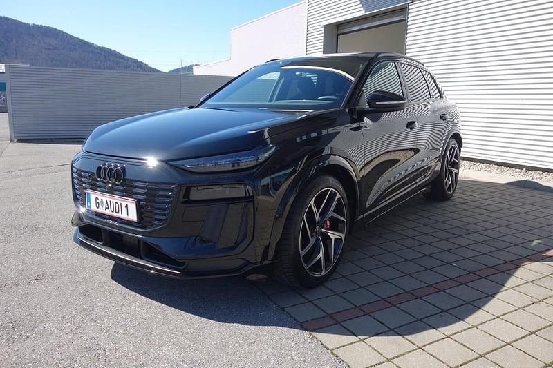 Gebraucht Audi SQ6 e-tron 359 kW (489 PS) 2024 Schwarz  metallicperleffektno SUV