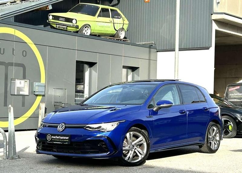 Blau Gebraucht 2024 VW Golf VIII R-line Limousine | € 28.900 (Fairer Preis) - Bild 1/4