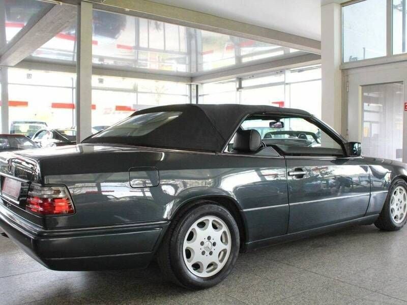 Gebraucht Mercedes E300 220 PS (161 kW) 1996 Schwarz Cabrio