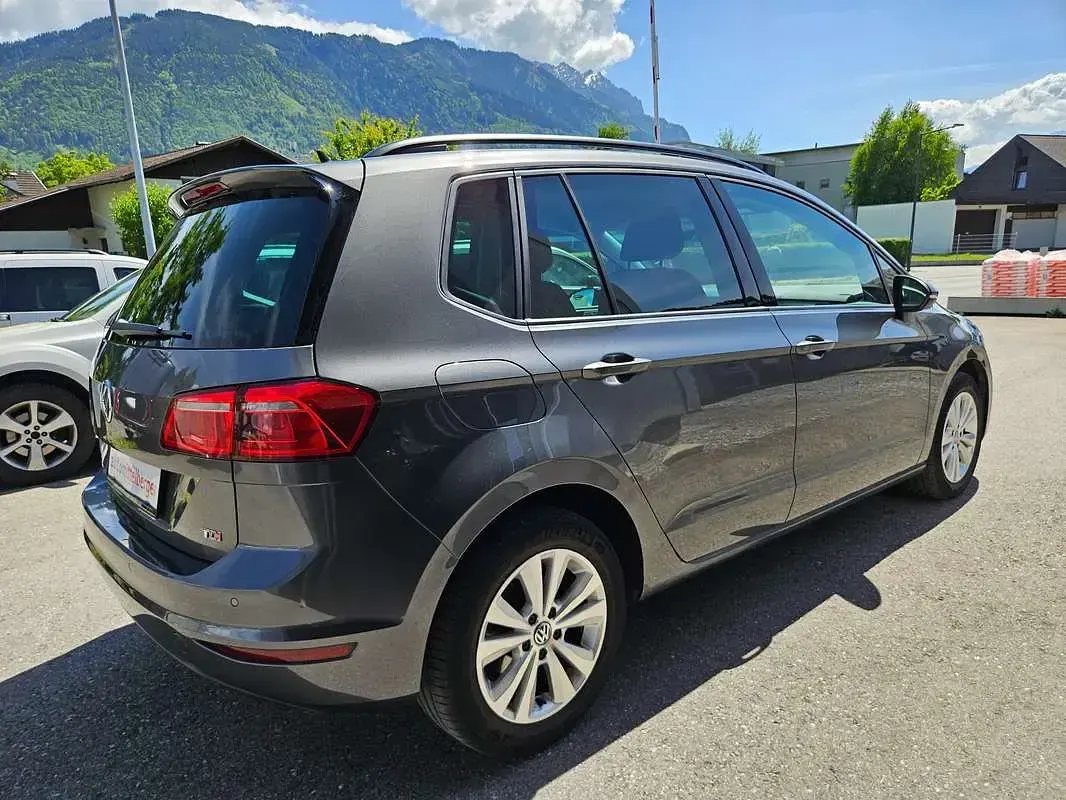 Gebraucht VW Golf Sportsvan Comfortline 116 PS (2017) in Feldkirch, AT ...